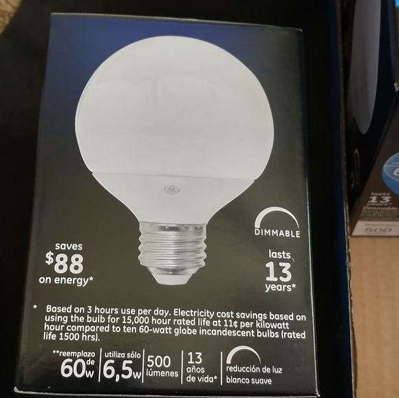 New Box GE LED Dimmable Decorative Frosted Globe Bulbs- Vanity/ Pendant Lights - Picture 3 of 4